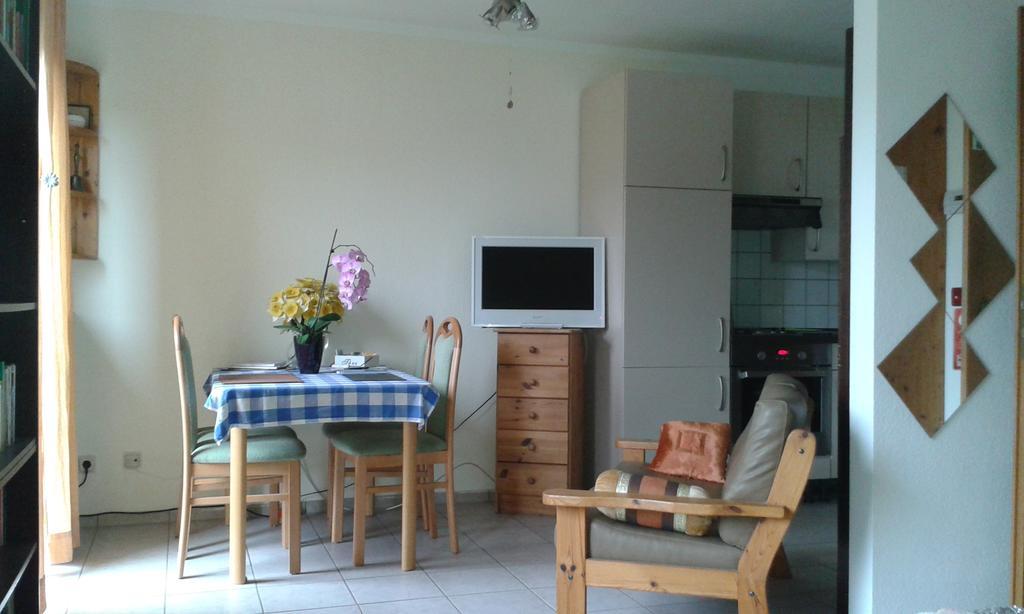 B&B Am See Koeln - Privatzimmer Eksteriør billede