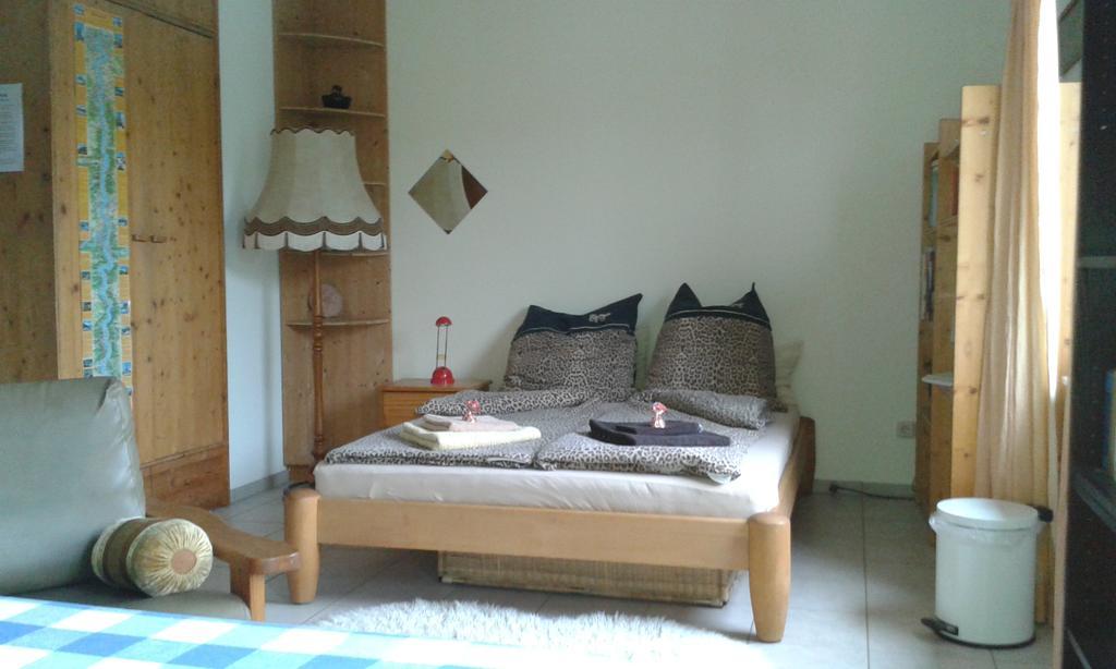 B&B Am See Koeln - Privatzimmer Eksteriør billede