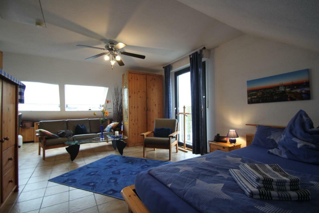 B&B Am See Koeln - Privatzimmer Eksteriør billede